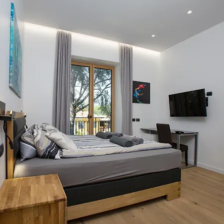 Rita Pool & * マスカルチーア