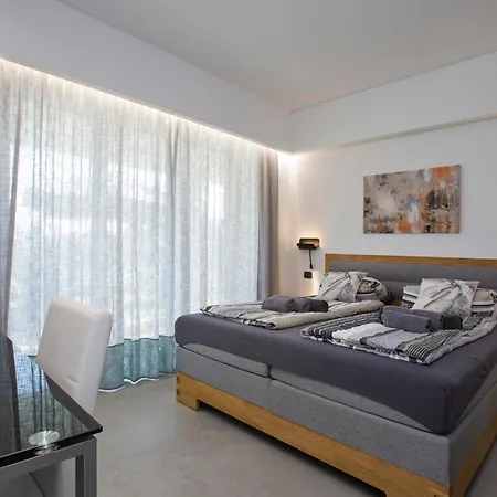 Rita Pool & * マスカルチーア