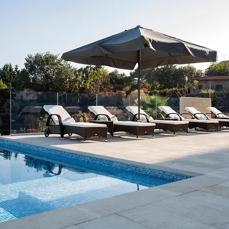 Rita Pool & Homestay szállás *