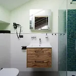 Rita Pool & Homestay Mascalucia
