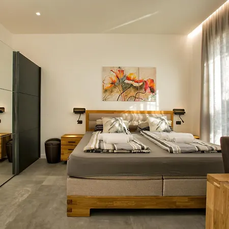 Homestay Rita Pool &
