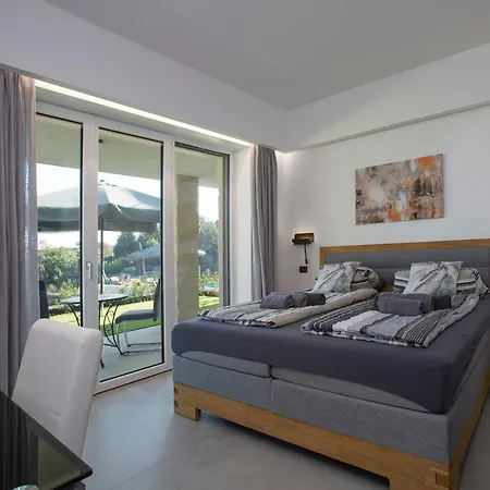 Rita Pool & Homestay