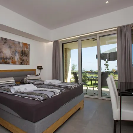 Homestay Rita Pool & Mascalucia
