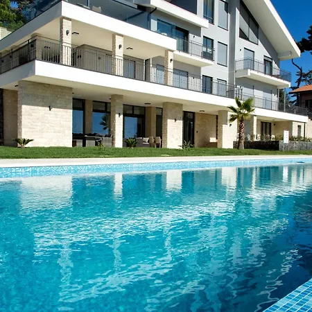 Homestay Rita Pool & Mascalucia