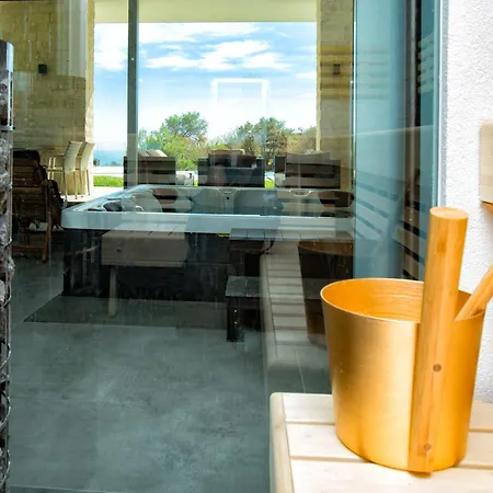 Homestay Rita Pool &