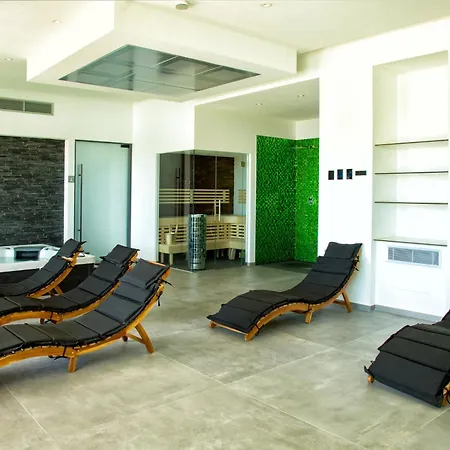 Homestay Rita Pool & *