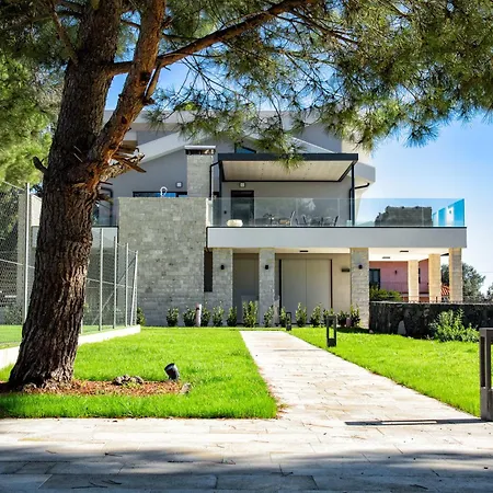 Homestay Rita Pool &