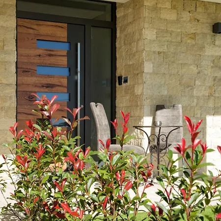 בית אירוח Rita Pool & *