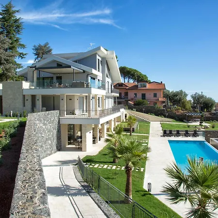 Rita Pool & Homestay