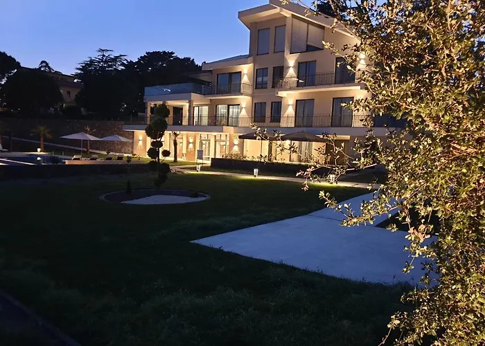 Rita Pool & Homestay Mascalucia