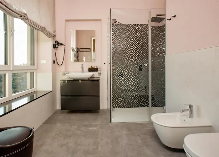 Rita Pool & Mascalucia