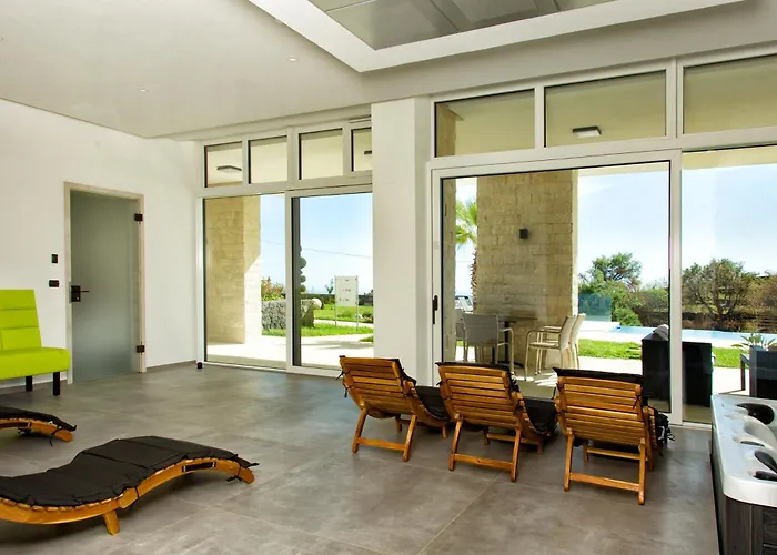 Homestay Rita Pool &