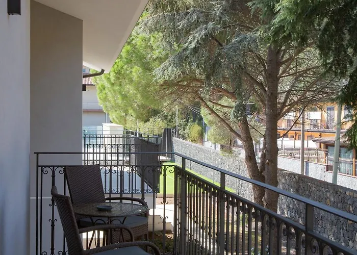 Rita Pool & Homestay Mascalucia